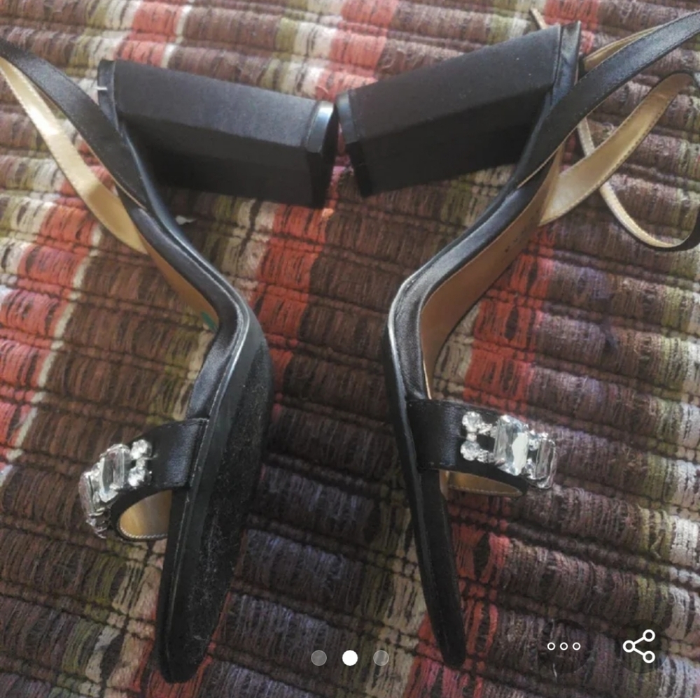 Heels - Picture 2 of 3